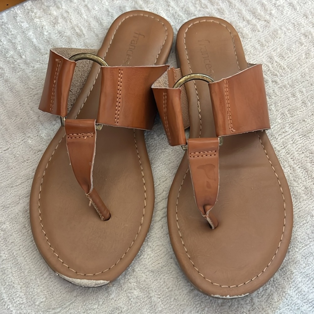 Woman’s sandals - Picture 2 of 3